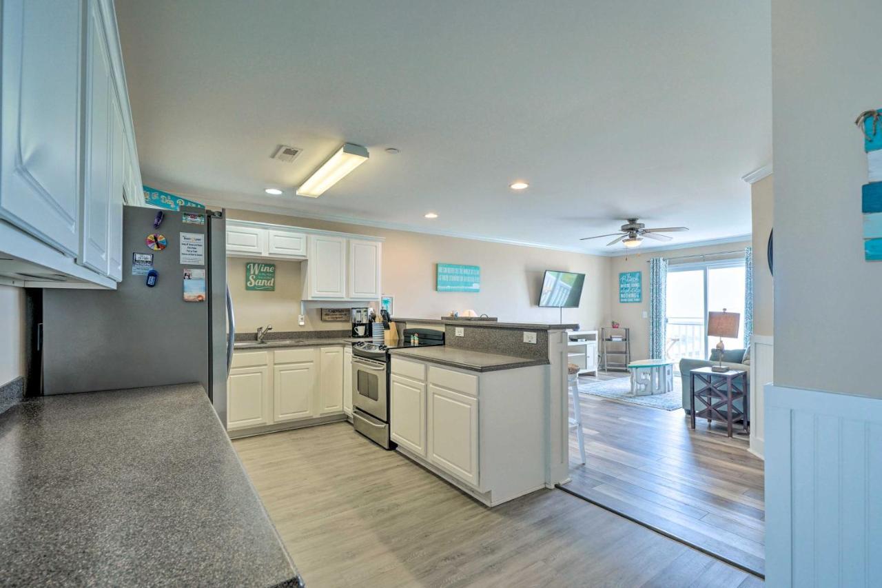 Ocean-View Oak Island Condo, 1 Block To Beach! المظهر الخارجي الصورة