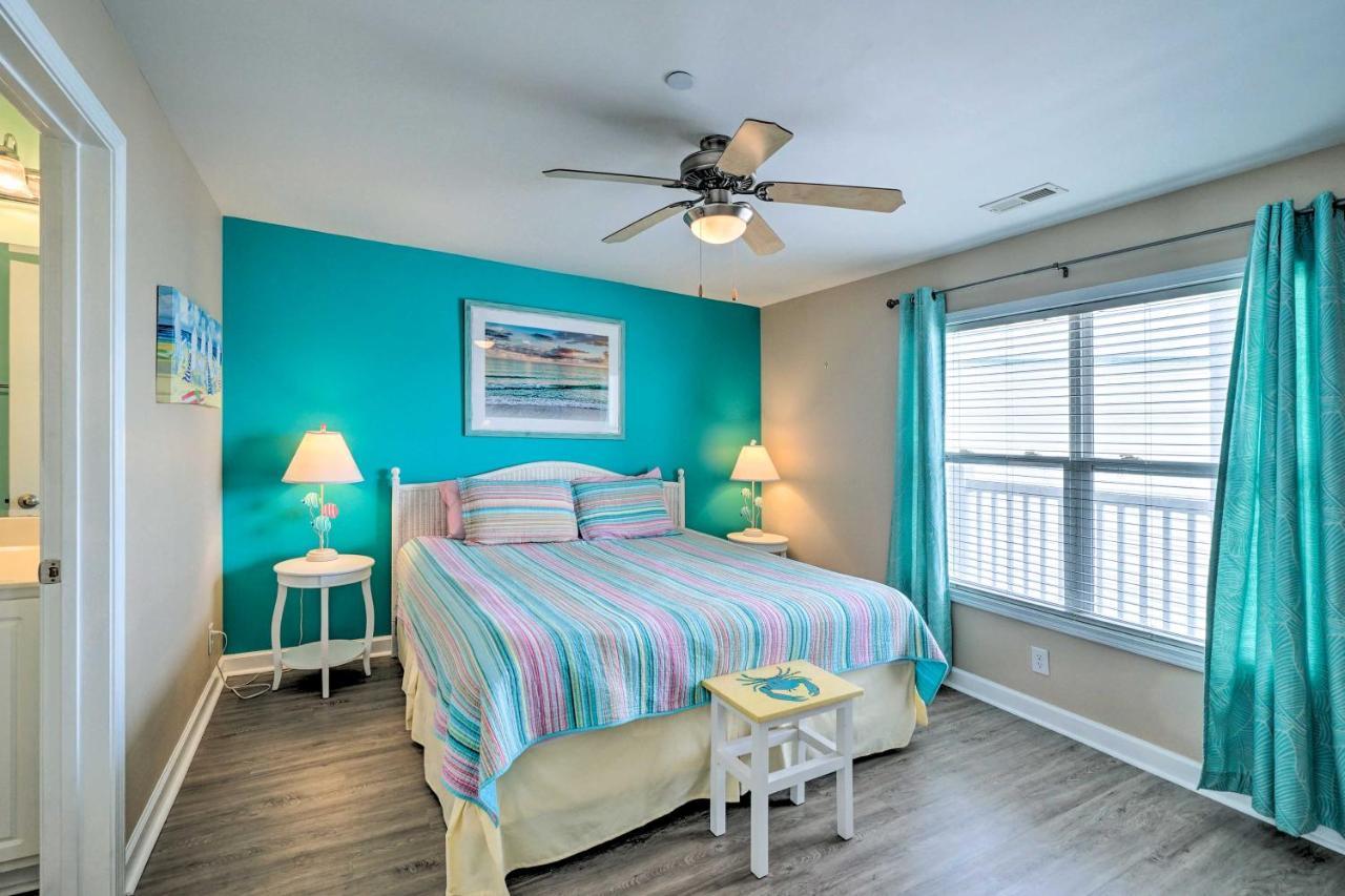 Ocean-View Oak Island Condo, 1 Block To Beach! المظهر الخارجي الصورة